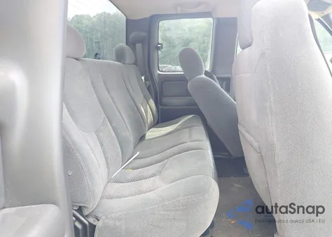 2004 Chevrolet Silverado 1500 Ls из США, поврежденный, VIN 2GCEC19T541207073